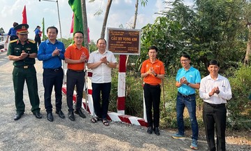 Cao đẳng FPT Polytechnic chung tay xây 2 cầu Hy Vọng ở miền Tây