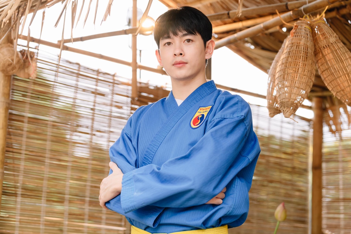 <p class="Normal" style="text-align:justify;"> Thông qua lối sống năng động của mình, thầy Phạm Đức Chính muốn gửi gắm thông điệp tới sinh viên và bạn bè: Hãy tìm một môn thể thao phù hợp để duy trì sức khỏe, bởi đó là nền tảng cốt lõi để học tập và cống hiến bền bỉ.</p>