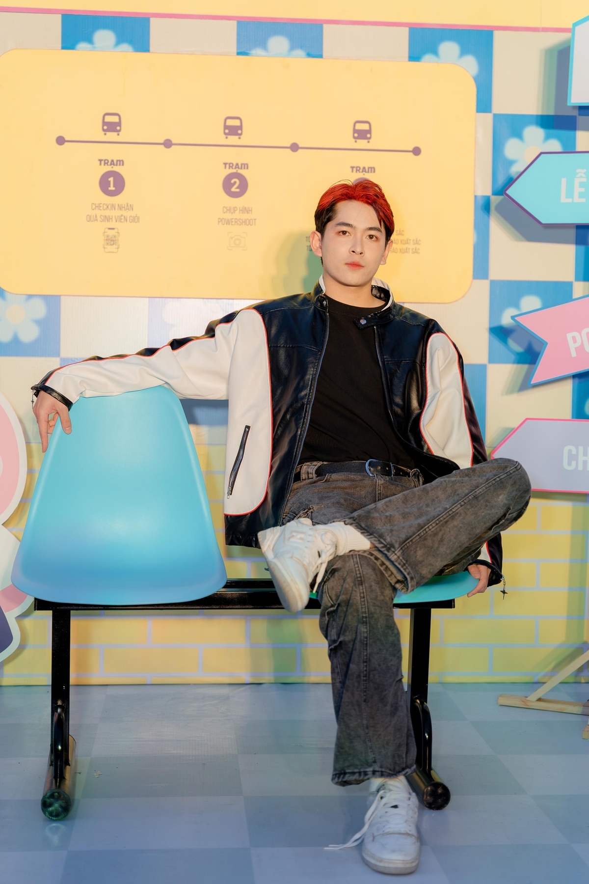 <p class="Normal" style="text-align:justify;"> Để đam mê không ảnh hưởng tới gia đình, thầy giáo nhà F duy trì kỷ luật thép: dậy thật sớm để tập luyện thể thao 1 tiếng mỗi ngày, sau đó hoàn thành công việc gia đình trước khi bắt đầu ngày làm việc.</p>