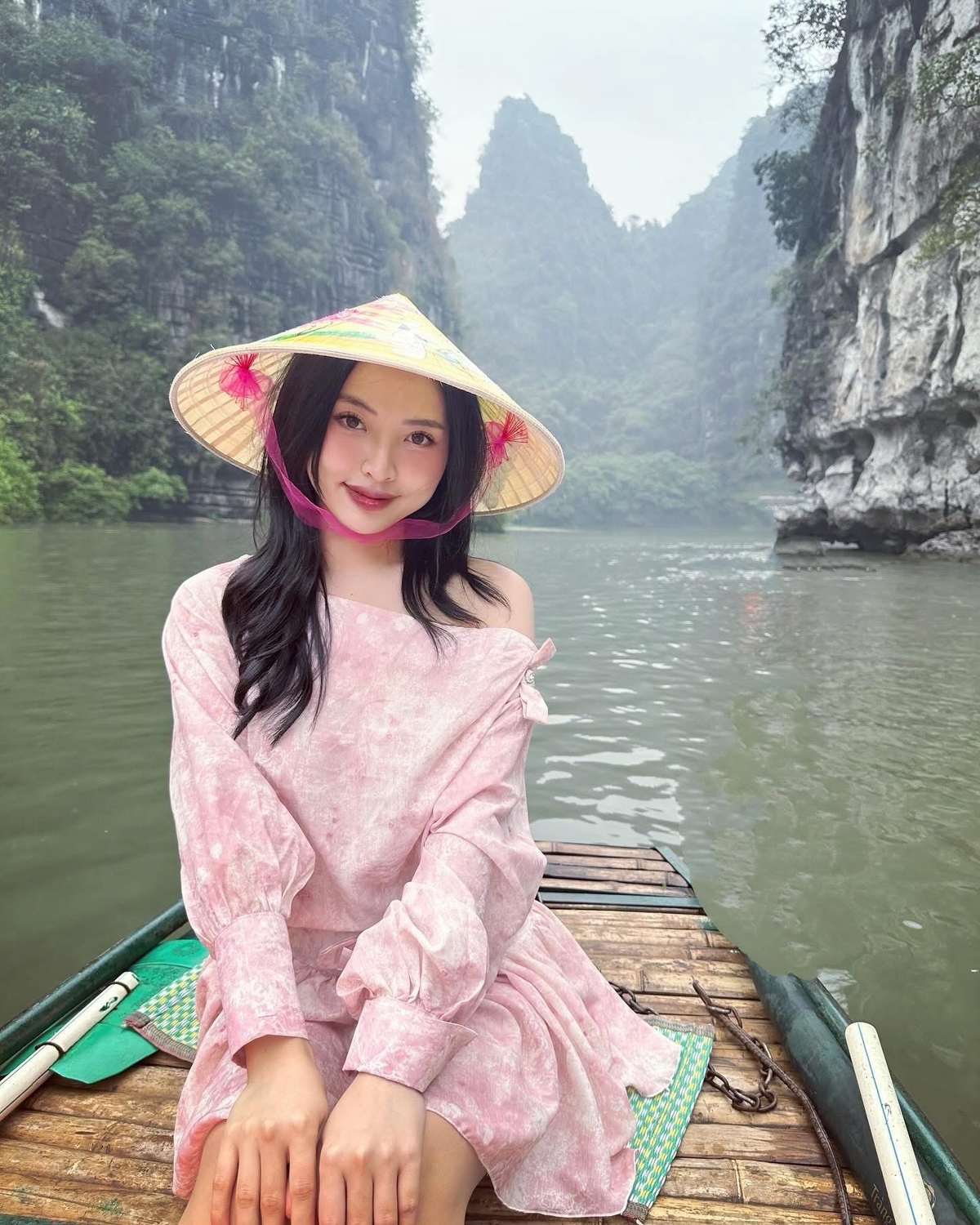 <p class="Normal" style="text-align:justify;"> Với nữ chuyên viên trẻ, thương hiệu tuyển dụng không dừng lại ở việc tìm người lấp đầy chỗ trống, mà là hành trình xây dựng cảm giác "muốn thuộc về" cho mỗi ứng viên tiềm năng.</p>