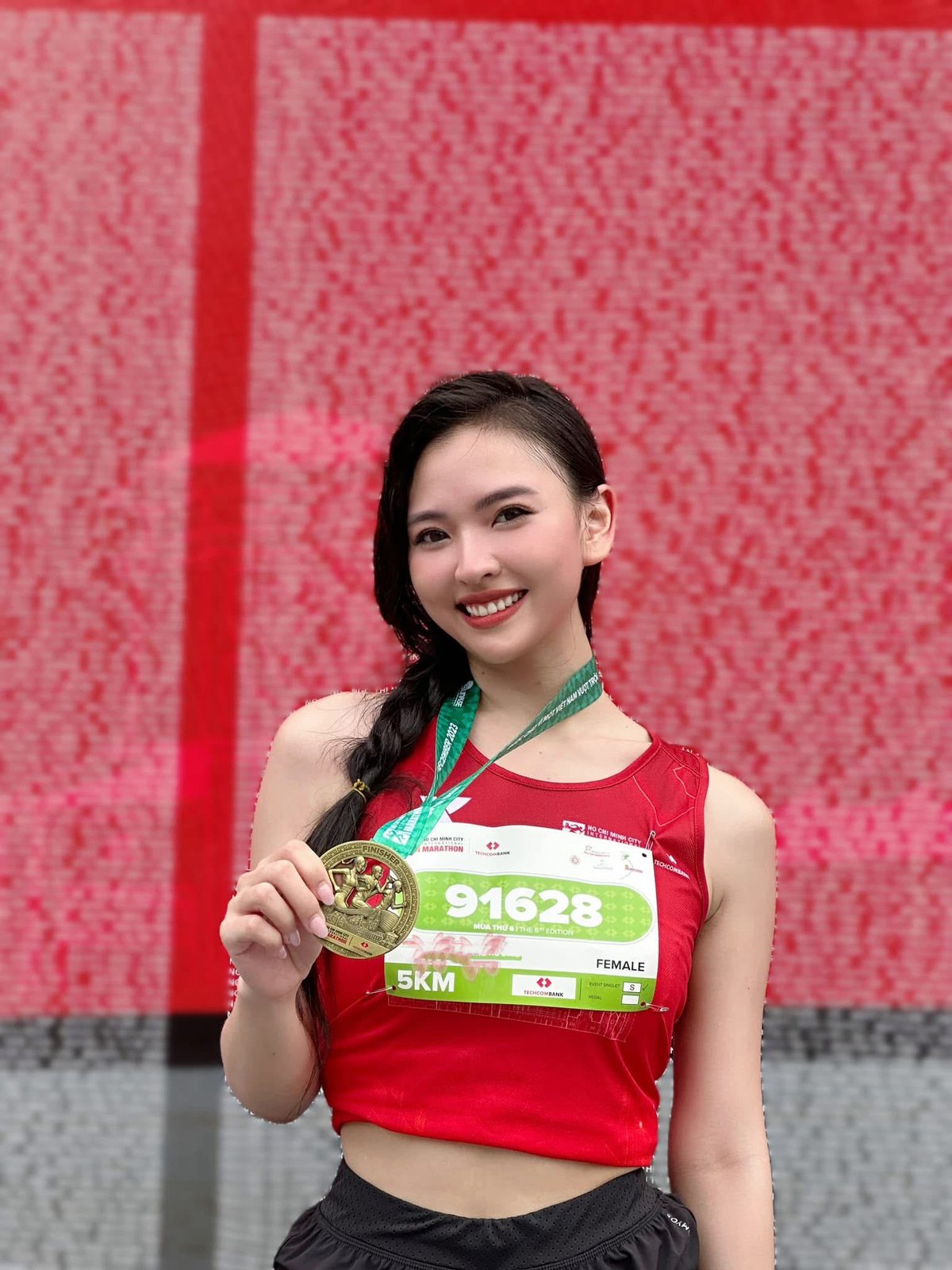 <p class="Normal" style="text-align:justify;"> Tại FPT, điều khiến Uyên hạnh phúc nhất là sự tự do sáng tạo, nơi những ý tưởng tưởng chừng "điên rồ" từng bị từ chối ở nơi cũ lại được lãnh đạo tin tưởng và trao quyền thử nghiệm.</p>