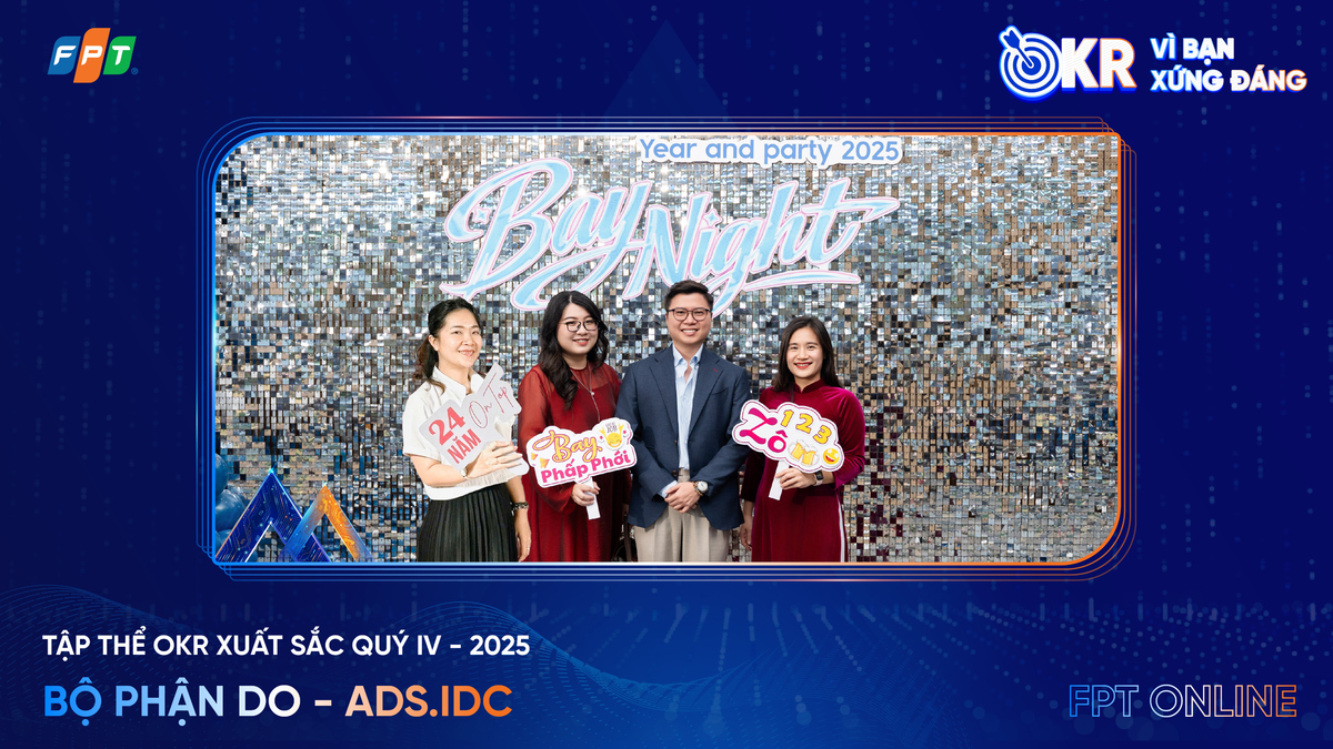 <p class="Normal"> <strong>Bộ phận DO - ADS.IDC - FPT Online</strong> bước vào quý IV với một mục tiêu OKR “kịch trần”. Thách thức của mục tiêu này nằm ở chỗ đây là mức doanh thu quý cao nhất trong năm, cao hơn khoảng 30% so với trung bình 3 quý đầu. Không dừng ở đó, quý IV còn cần tăng trưởng 8% so với cùng kỳ năm ngoái - vốn đã là quý doanh thu cao nhất năm 2024. Trong bối cảnh quảng cáo hiển thị bị cạnh tranh mạnh bởi quảng cáo mạng xã hội, ngân sách bị “xé nhỏ” sang nhiều kênh, việc chạm mục tiêu này là bài toán không hề dễ.</p> <p class="Normal"> Kết quả thực tế, DO không chỉ đạt, mà còn hoàn thành vượt 112% mục tiêu OKR, đo bằng doanh thu triển khai trên hệ thống quảng cáo GAM và đóng góp 36% vào tổng doanh thu triển khai dịch vụ toàn công ty. Đằng sau con số ấn tượng này là chuỗi cách làm rất “thực chiến”: tư vấn khách hàng đặt thêm các vị trí trang chủ và vị trí hiển thị hấp dẫn để tăng chi tiêu; xử lý tình trạng khan hiếm vị trí cuối năm bằng việc tư vấn mở rộng sang nhóm vị trí khác hoặc kéo dài chiến dịch để tiêu hết ngân sách; chủ động chia nhỏ chiến dịch để tăng tỷ lệ nhấp và hiệu quả; điều chỉnh quy tắc vận hành như tần suất hiển thị, độ dài gọi quảng cáo để tối ưu lượng vị trí trong dịp cao điểm; đồng thời đề xuất các khu vực quảng cáo mới để mở thêm không gian phục vụ khách hàng. Đây là thắng lợi đến từ việc team vừa hiểu khách hàng, vừa hiểu hệ thống, vừa làm chủ vận hành.</p>