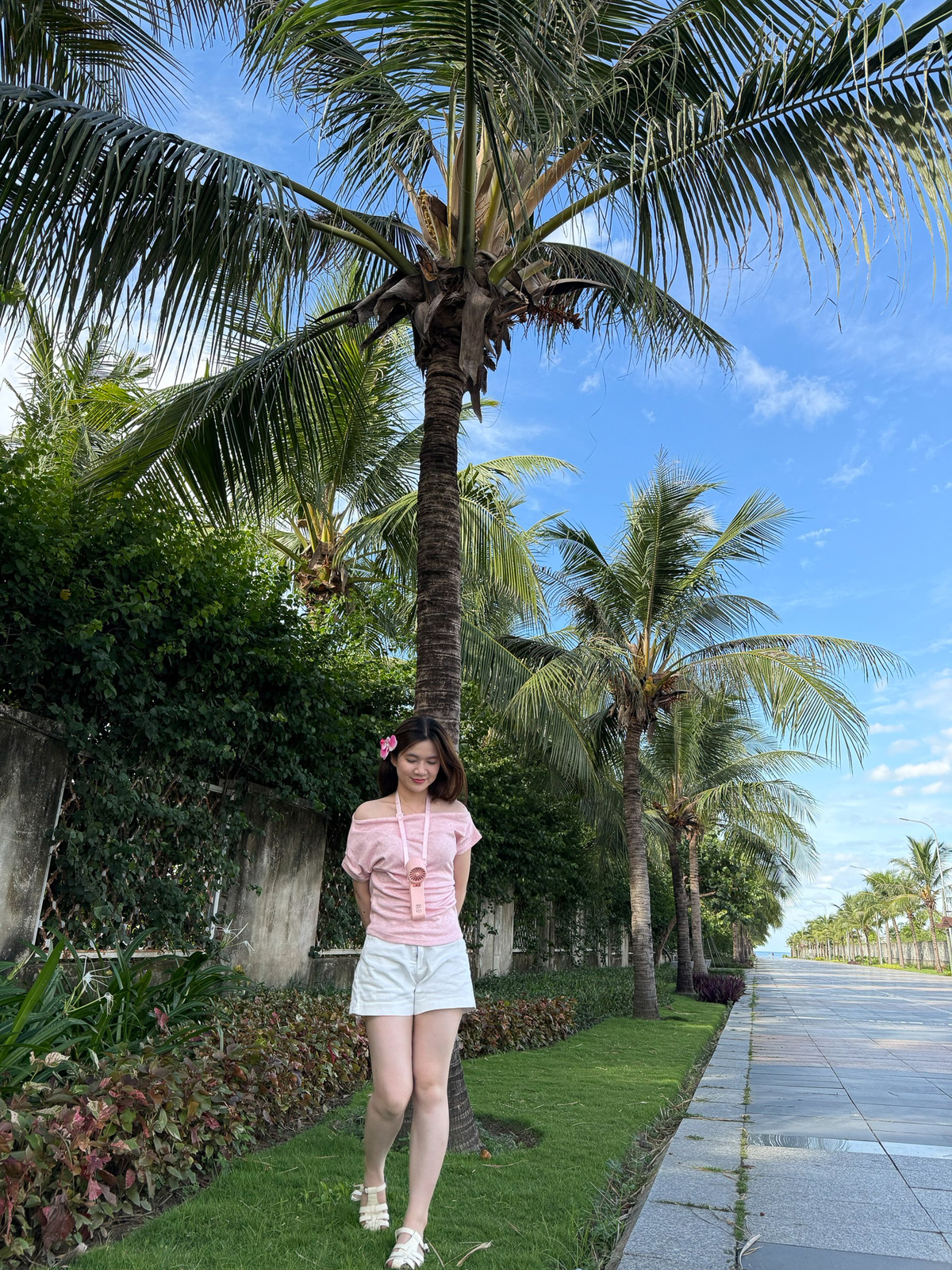 <p class="Normal" style="text-align:justify;"> Tròn một năm gia nhập nhà Phần mềm, Phương Thanh tóm tắt hành trình của mình bằng 3 từ: Chuyển mình - Trải nghiệm - Kết nối. Bước ra khỏi vùng an toàn của chuyên ngành đại học, cô nàng Phân tích Nghiệp vụ ngày càng "gan dạ" hơn, sẵn sàng đón nhận những thay đổi để vững vàng và tự tin trong cả sự nghiệp lẫn cuộc sống.</p>