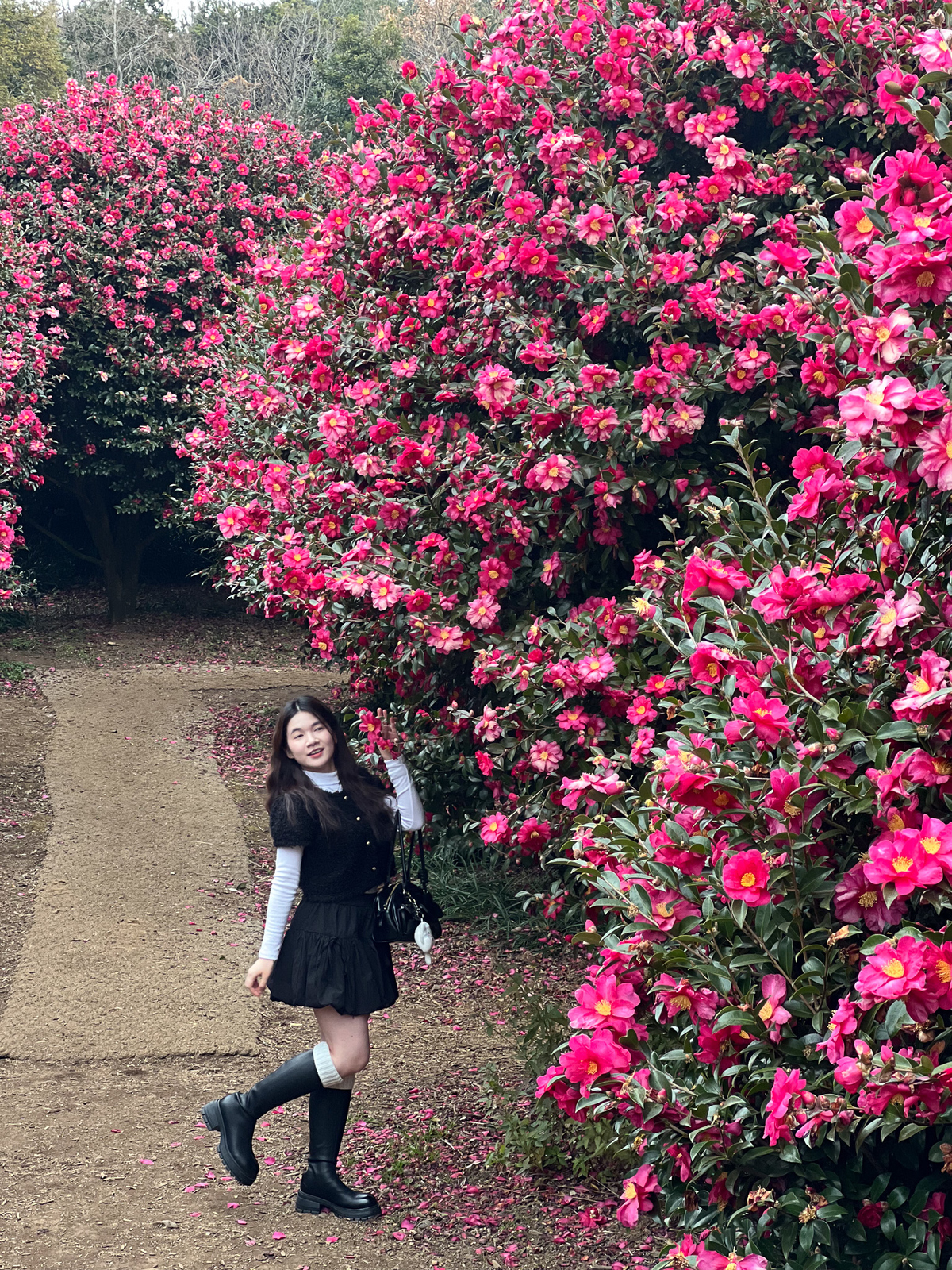 <p class="Normal" style="text-align:justify;"> Đứng trước "kiến thức IT vô hạn", Phương Thanh luôn chủ động trao đổi với đội nhà để chuẩn bị sẵn giải pháp. Trong các cuộc họp với đối tác Hàn, nếu có điểm mập mờ, cô khéo léo xác nhận lại ngay lập tức để tránh hiểu sai hậu quả, vừa đảm bảo tiến độ vừa thể hiện sự chuyên nghiệp.</p>