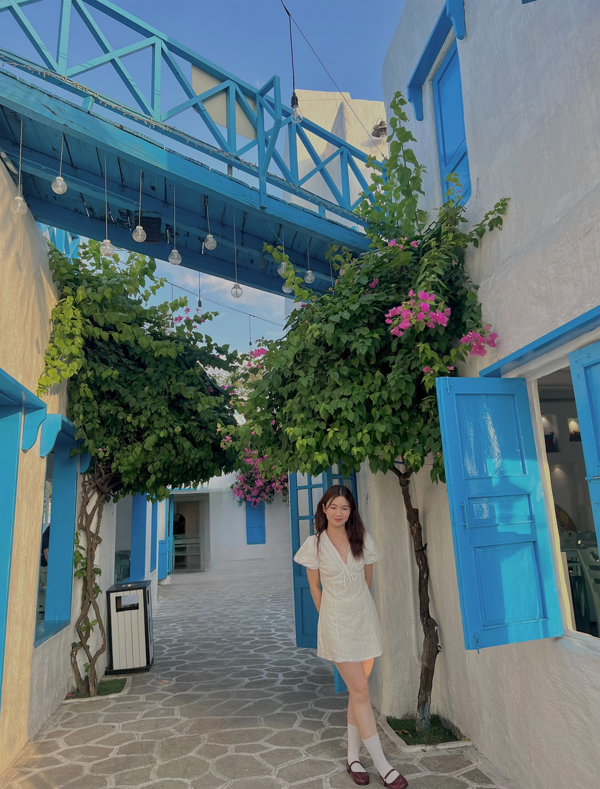 <p class="Normal" style="text-align:justify;"> "Bệnh nghề nghiệp" thích lên plan rõ ràng được Thanh áp dụng triệt để khi làm "tour guide" cho các chuyến du lịch nhóm. Thế nhưng, trong chuyện tìm kiếm "nửa kia", cô nàng lại cất gọn những tiêu chí cứng nhắc để nhường chỗ cho sự đồng điệu tần số và để tình yêu phát triển tự nhiên nhất.</p>