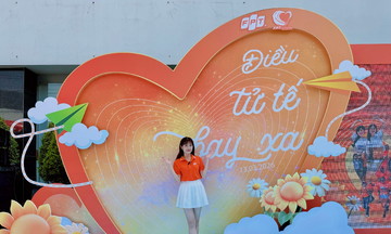 Wander F: Trải nghiệm một ngày đi làm điều tử tế