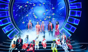 Tam hậu FPT hòa cùng giai điệu We Are The World