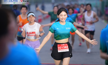 Tú Anh miệt mài chạy để 'khỏe số, khỏe người'