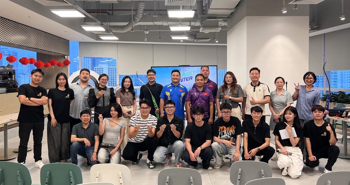 <p class="Normal" style="text-align:justify;"> Những trận "lên kèo" thi đấu nội bộ tràn ngập tiếng cười đến "đau cả má" chính là liều thuốc hữu hiệu đánh tan mọi căng thẳng sau giờ làm.</p>
