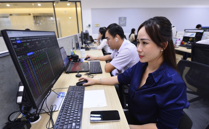 FPT đóng vai trò ‘đầu kéo’ khi dòng tiền đổ mạnh vào cổ phiếu công nghệ