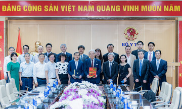 Thứ trưởng Bộ Y tế làm việc với FPT và Tập đoàn Y tế Tokushukai của Nhật Bản