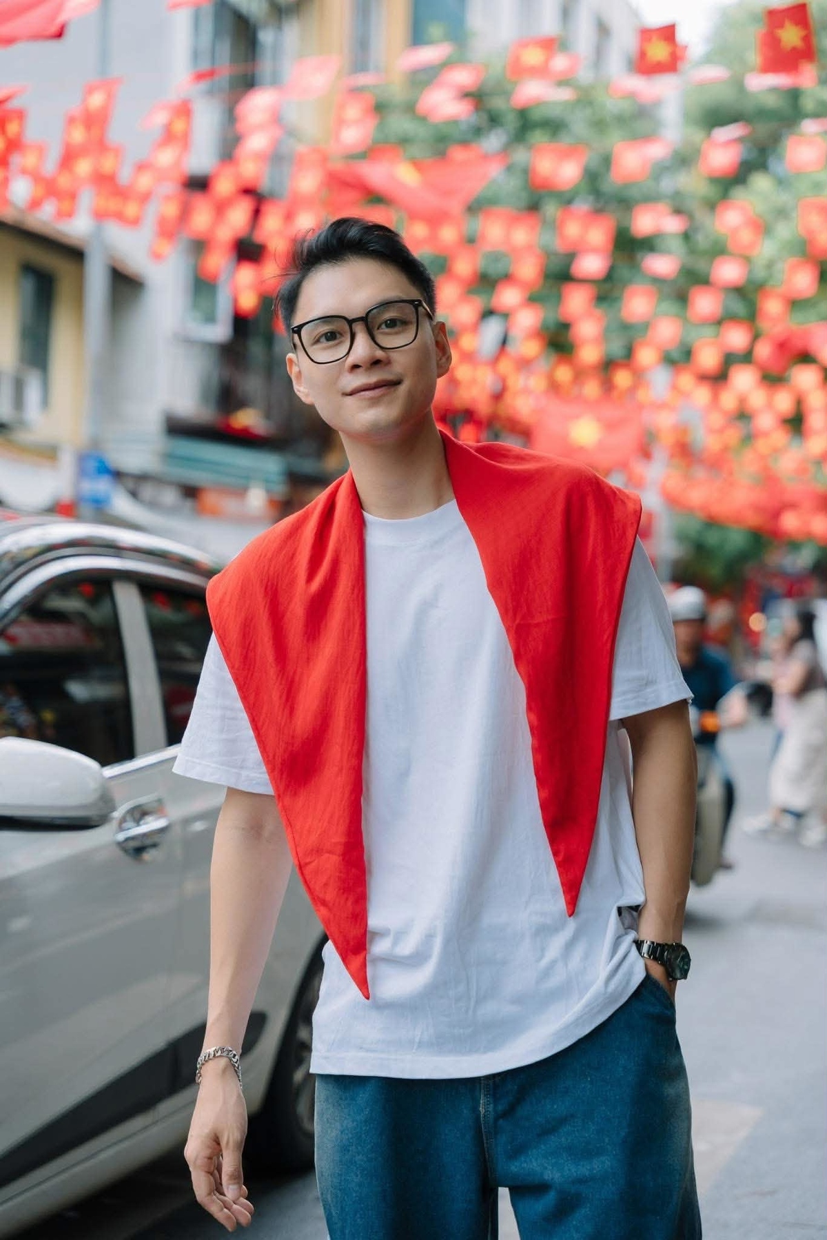 <p class="Normal"> <span style="text-align:justify;">"Khi được sống đúng với đam mê, con người không chỉ tìm thấy niềm vui mà còn có thêm động lực để không ngừng phát triển và tạo ra những giá trị tích cực", Việt Long nói.</span></p> <p class="Normal"> <span style="text-align:justify;">Sự giao thoa giữa "đam mê xê dịch" và nghề tổ chức sự kiện đã giúp anh luôn giữ được tinh thần đổi mới, nguồn năng lượng tích cực cùng góc nhìn mới mẻ trong từng chương trình mình thực hiện.</span></p>