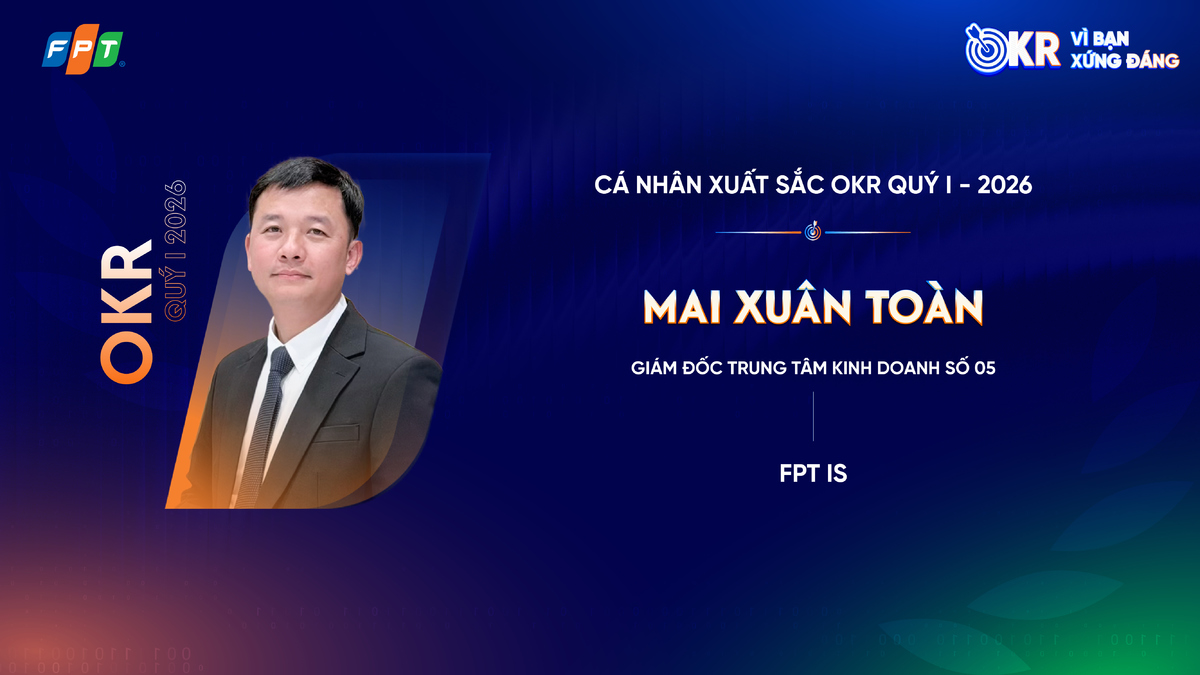 <p class="Normal"> Quý đầu năm của <strong>Mai Xuân Toàn -</strong> <strong>Giám đốc Trung tâm kinh doanh số 05, FPT IS</strong> là một minh chứng rất rõ cho tinh thần đặt mục tiêu khó để bứt phá thật. Mục tiêu của anh tập trung vào tăng trưởng doanh thu và mở rộng các mảng kinh doanh trọng điểm. Kết quả thực tế vượt rất sâu so với mục tiêu đặt ra. Doanh số ký đạt 298 tỷ đồng &lpar;kế hoạch 200 tỷ&rpar;, tương đương vượt 149%. Hợp đồng bán chéo Cloud cùng FPT Smart Cloud chốt ở mức 116 tỷ đồng, đạt 116% mục tiêu. Đồng thời, việc hoàn thiện phần mềm và đảm bảo nghiệm thu, thanh lý các hợp đồng với đối tác mà anh phụ trách cũng hoàn thành 100% đúng tiến độ.</p> <p class="Normal"> Điều đáng nói là những con số này được tạo ra trong bối cảnh bài toán triển khai cực kỳ phức tạp, từ thủ tục, hồ sơ, dự toán đến việc lựa chọn phương án thầu tối ưu. Dấu ấn của Toàn thể hiện rõ ở khả năng bám sát từng cơ hội, tư vấn khách hàng đổi phương án để rút ngắn thời gian, đồng thời kiên trì theo đuổi những thương vụ bán chéo quy mô lớn trong nhiều tháng liền. Kết quả ấy không chỉ giúp đơn vị bứt mạnh về doanh thu, mà còn mở rộng đáng kể mảng Cloud và cải thiện dòng tiền cho đơn vị. Thành tích này cũng phản ánh đầy đủ bản lĩnh của một người làm kinh doanh số trong khối Chính phủ, nơi tốc độ, kỷ luật và khả năng xử lý tình huống là 3 yếu tố sống còn.</p>