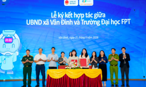 Sinh viên FPT tiếp tục hỗ trợ chuyển đổi số tại Hà Nội
