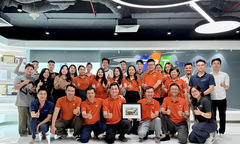 Tập thể dự án AI Factory nhận Sao chiến công FPT hạng Nhì