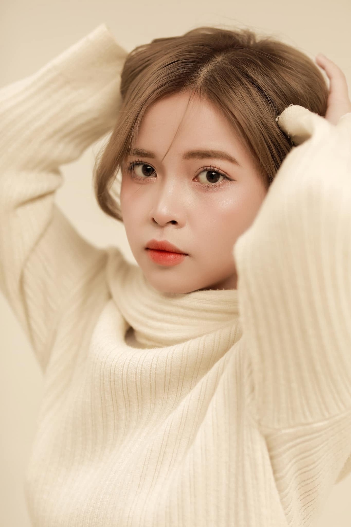 <p class="Normal" style="text-align:justify;"> Ban đầu, FPT Long Châu là nơi Linh lựa chọn để phát triển chuyên môn trong một môi trường lớn và chuyên nghiệp. Nhưng điều khiến cô ở lại đến hôm nay lại là sự đồng hành của đồng đội, sự hỗ trợ từ cấp trên và cảm giác được góp sức giúp đỡ khách hàng mỗi ngày.</p>