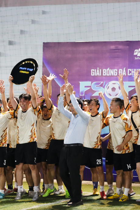 'Chảo lửa' F-Complex đón tân vương