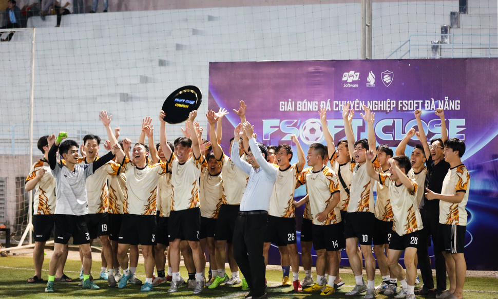 'Chảo lửa' F-Complex đón tân vương