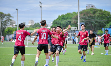 FPT C1: Vòng đầu kết thúc, bảng B 'tử thần' có 4 đội bằng điểm
