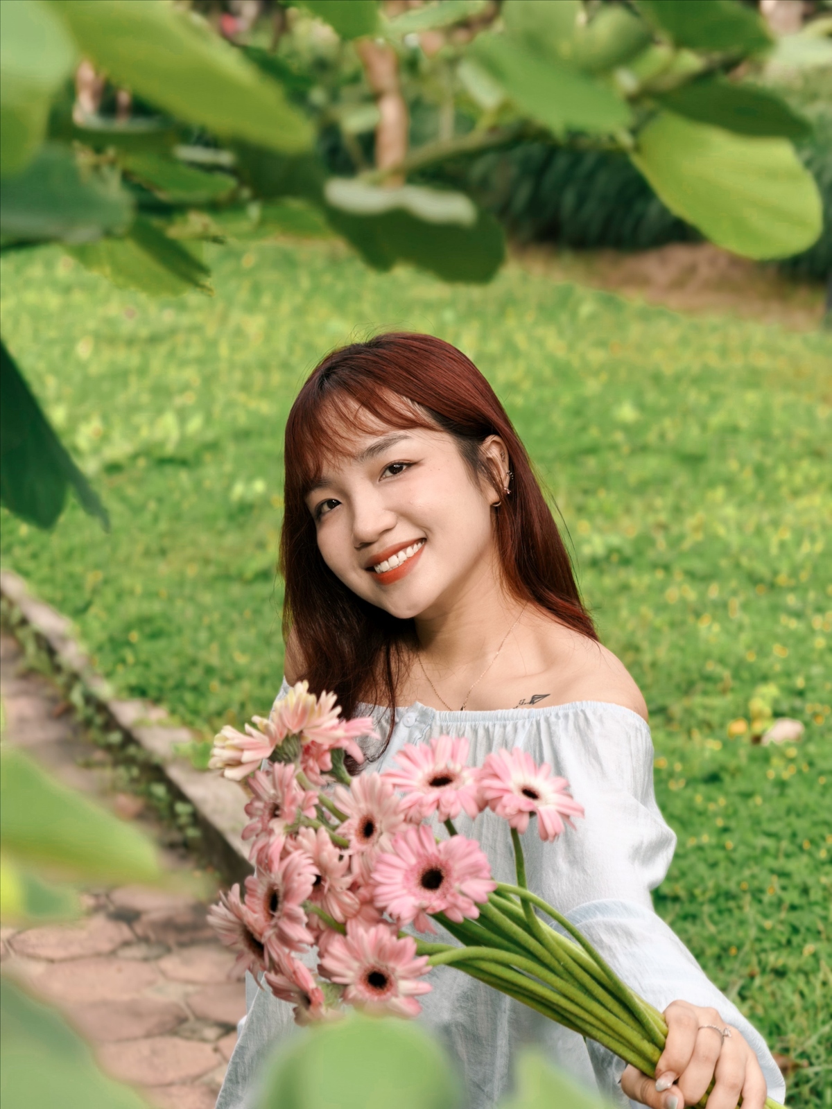 <p class="Normal" style="text-align:justify;"> Đỗ Hoàng Anh hiện công tác trong mảng nhân sự và truyền thông nội bộ tại Phần mềm FPT. Ngoài công việc chuyên môn, Hoàng Anh còn được nhiều đồng nghiệp nhớ đến như nguồn năng lượng sống, luôn mang đến cảm giác gần gũi và tích cực trong các hoạt động tập thể.</p>