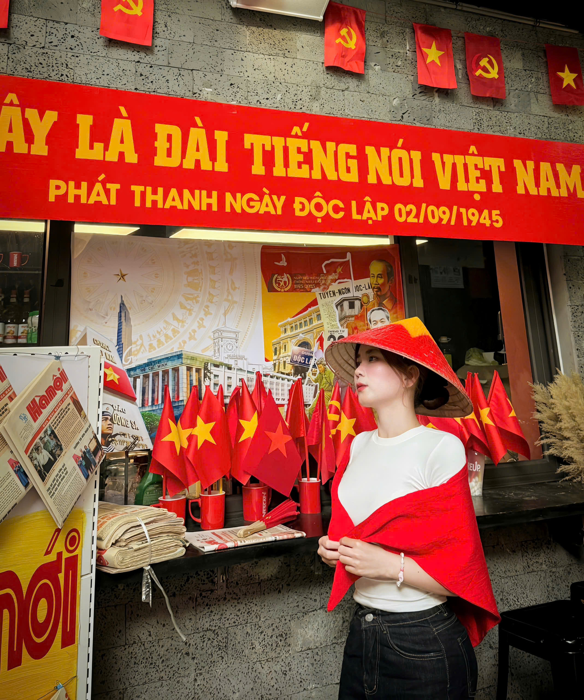<p class="Normal" style="text-align:justify;"> Theo Mỹ Hảo, người dược sĩ Long Châu hiện đại cần có đủ tâm - tầm - tài - tình. Tâm để đặt sức khỏe khách hàng lên trên hết; Tầm để không ngừng trau dồi chuyên môn; Tài để tư vấn chính xác, xử lý tình huống khéo léo và làm chủ công nghệ; Tình để biết lắng nghe, thấu hiểu và đồng cảm với khách hàng như người thân.</p>