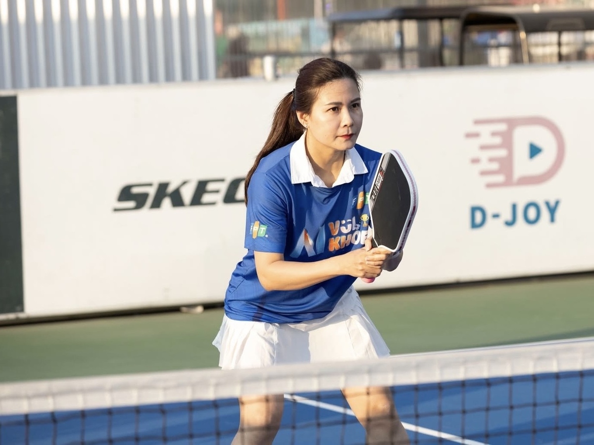 <p class="Normal" dir="ltr" style="text-align:justify;"> "Chúng tôi tập luyện với nhau nhiều đến mức chỉ cần nhìn cách vung vợt là biết người kia sắp đánh thế nào để sẵn sàng bọc lót", chị Liên kể về những ngày tập luyện cho giải đấu.</p>
