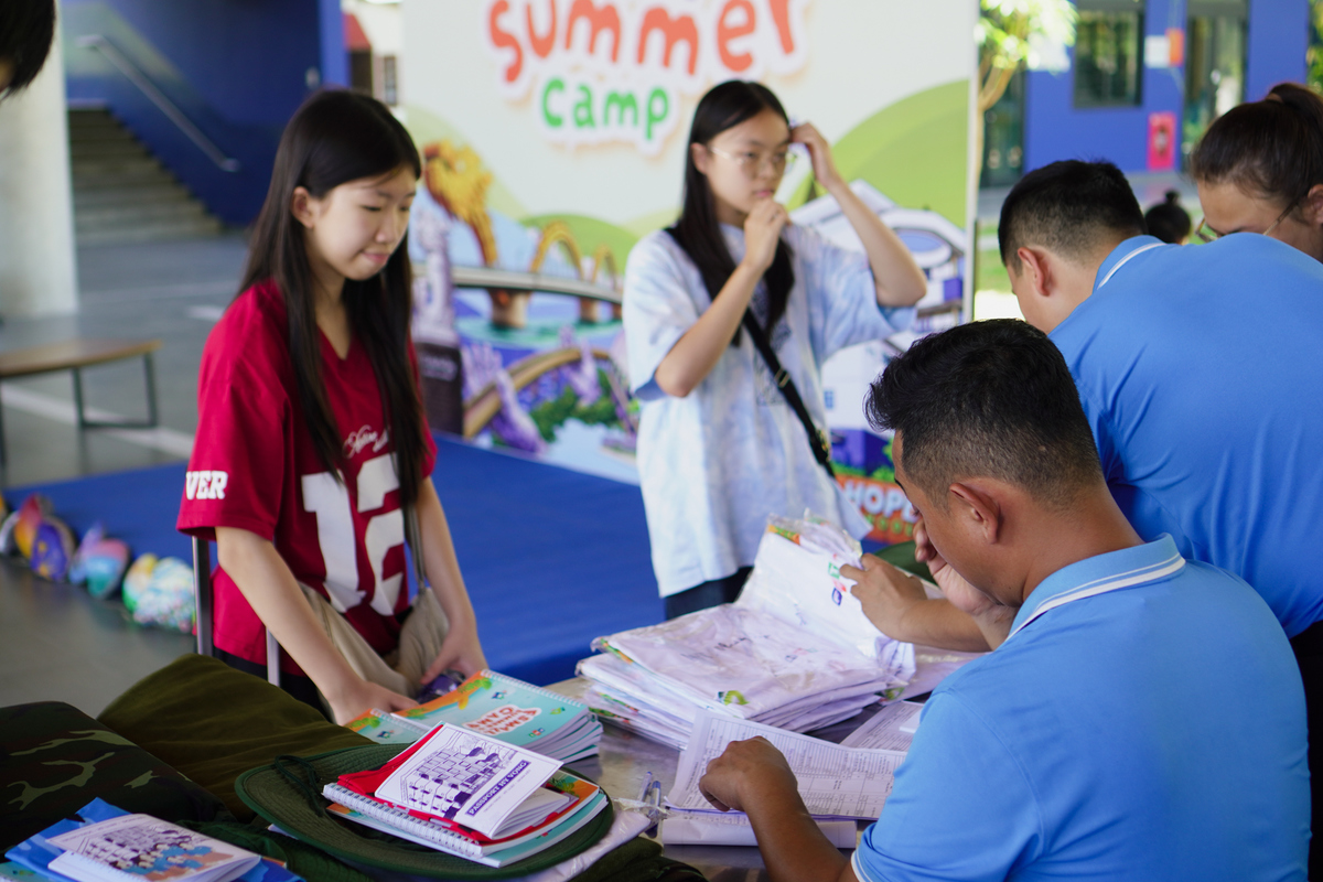<p> Bước sang mùa thứ ba, trại hè tiếp tục trở thành điểm hẹn của FSmall nhà Phần mềm trong và ngoài nước. Không đơn thuần là một chuyến đi, chương trình được thiết kế dành riêng cho FSmall mang đến môi trường để các em học tập, sinh hoạt và trưởng thành qua trải nghiệm thực tế.</p>