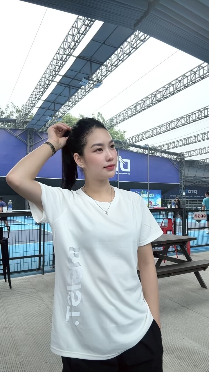 <p class="Normal" style="text-align:justify;"> Ngành bán lẻ có nhịp độ nhanh, nhiều tình huống bất ngờ và không ít ngày khiến người trong cuộc mệt nhoài. Nhưng chính những thử thách ấy đã giúp chị Thúy học cách bình tĩnh hơn, bền bỉ hơn và luôn tìm giải pháp thay vì dừng lại ở khó khăn.</p>
