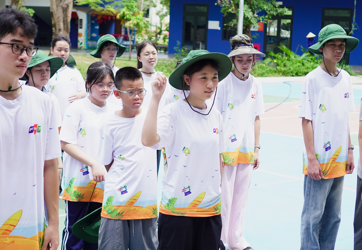 <p class="Normal"> Không chỉ mang đến một kỳ nghỉ hè khác biệt, Trại hè Hy vọng đang được kỳ vọng tạo ra môi trường để các FSmall học cách sống tự lập, gắn kết và nuôi dưỡng tình yêu với thiên nhiên qua những trải nghiệm thực tế. 10 ngày phía trước sẽ còn nhiều thử thách và điều mới mẻ, góp phần bồi đắp những kỹ năng, phẩm chất và ký ức đẹp trên hành trình trưởng thành của mỗi bạn nhỏ con em CBNV FPT.</p>