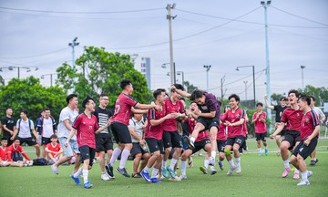 FPT C1: FSOFT 2 vượt qua 'hiện tượng' FCI sau loạt penalty cân não