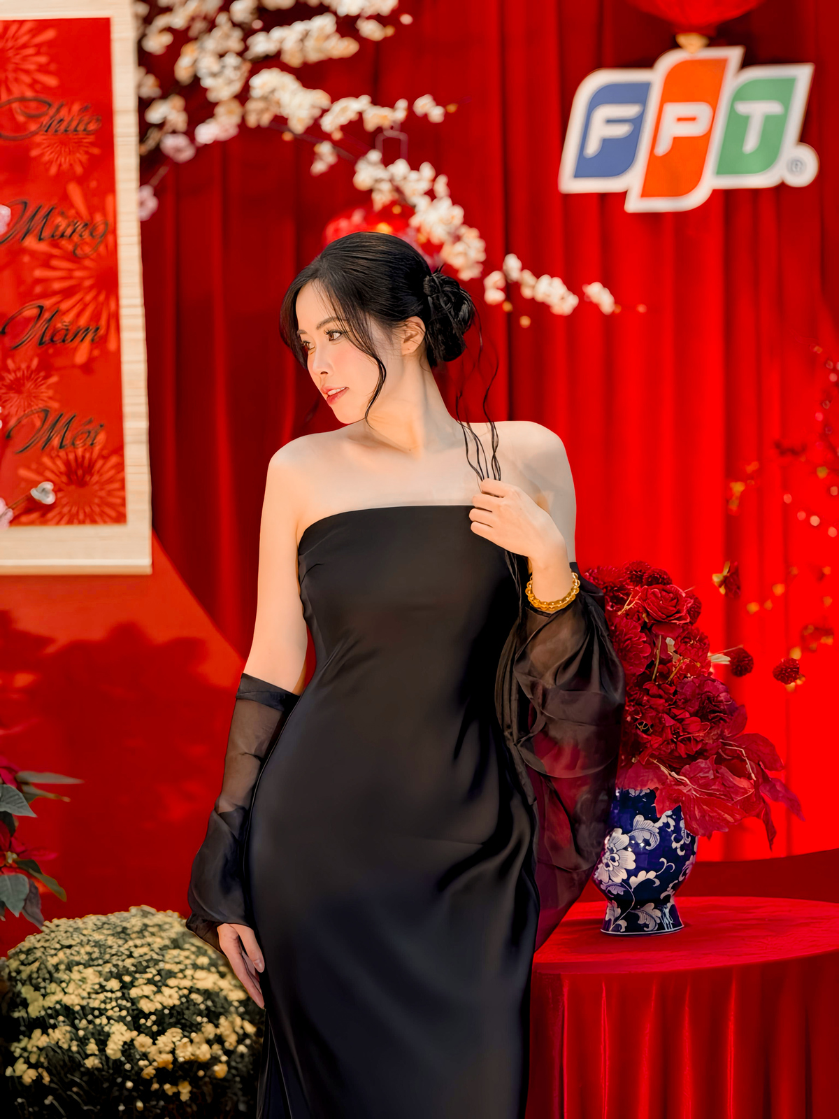 <p class="Normal" style="text-align:justify;"> Sau gần 8 năm gắn bó, FPT đã mang đến cho Trang một triết lý mới: "năng lực giúp mở ra cơ hội, nhưng thái độ và cách đối xử với mọi người mới quyết định hành trình đi được bao xa". Kiến thức có thể học, kỹ năng có thể rèn, nhưng sự tử tế và chữ tín mới là nền tảng của những mối quan hệ bền vững.</p>