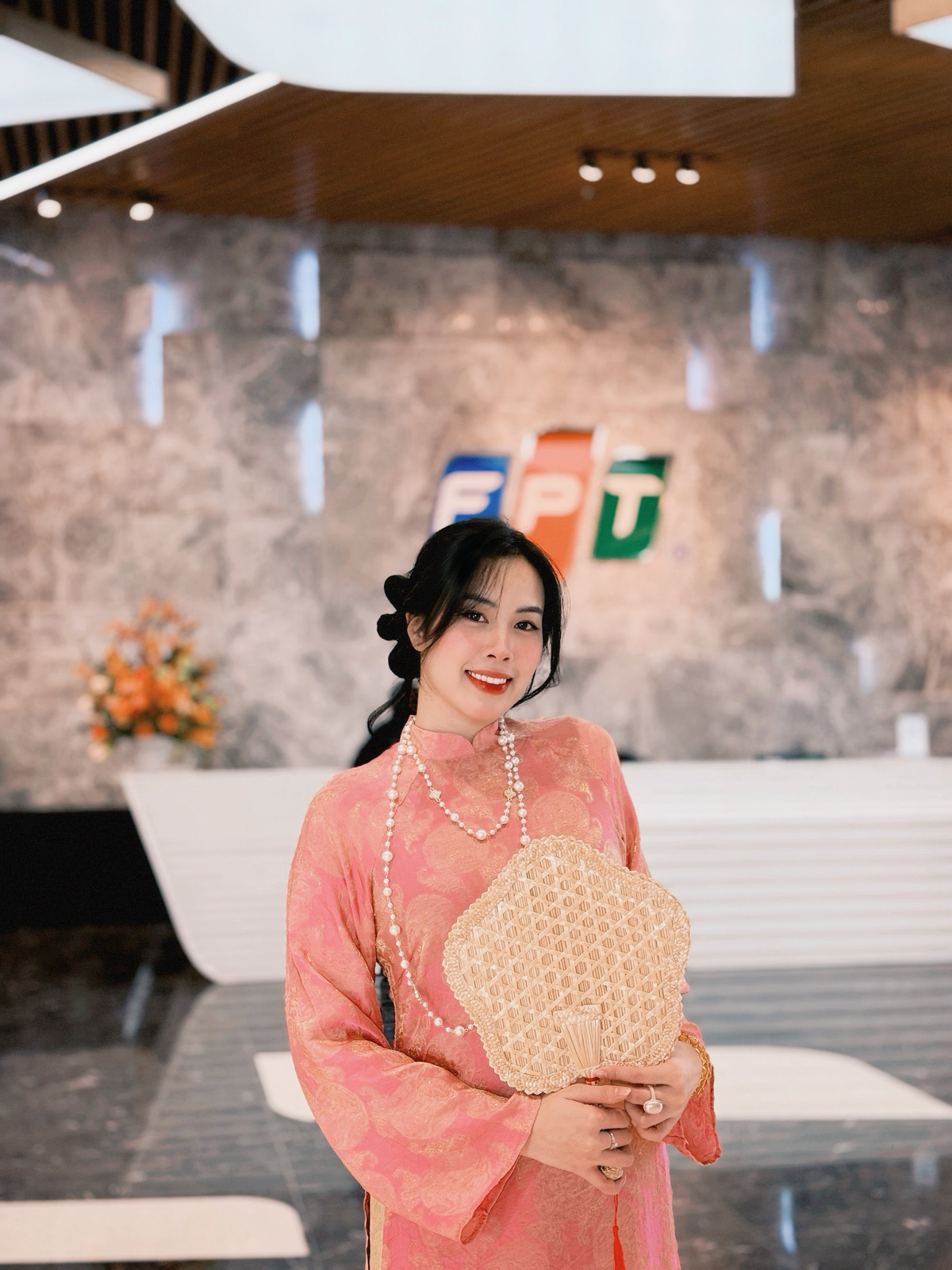 <p class="Normal" style="text-align:justify;"> Sinh nhật FPT năm 2019 là dấu mốc để Minh Trang cảm nhận rõ nét văn hóa nhà F. Sự kiện đông vui, những tiết mục sôi động và tinh thần "làm hết sức, chơi hết mình" đã để lại trong cô nhiều kỷ niệm đẹp về một đại gia đình công nghệ.</p>