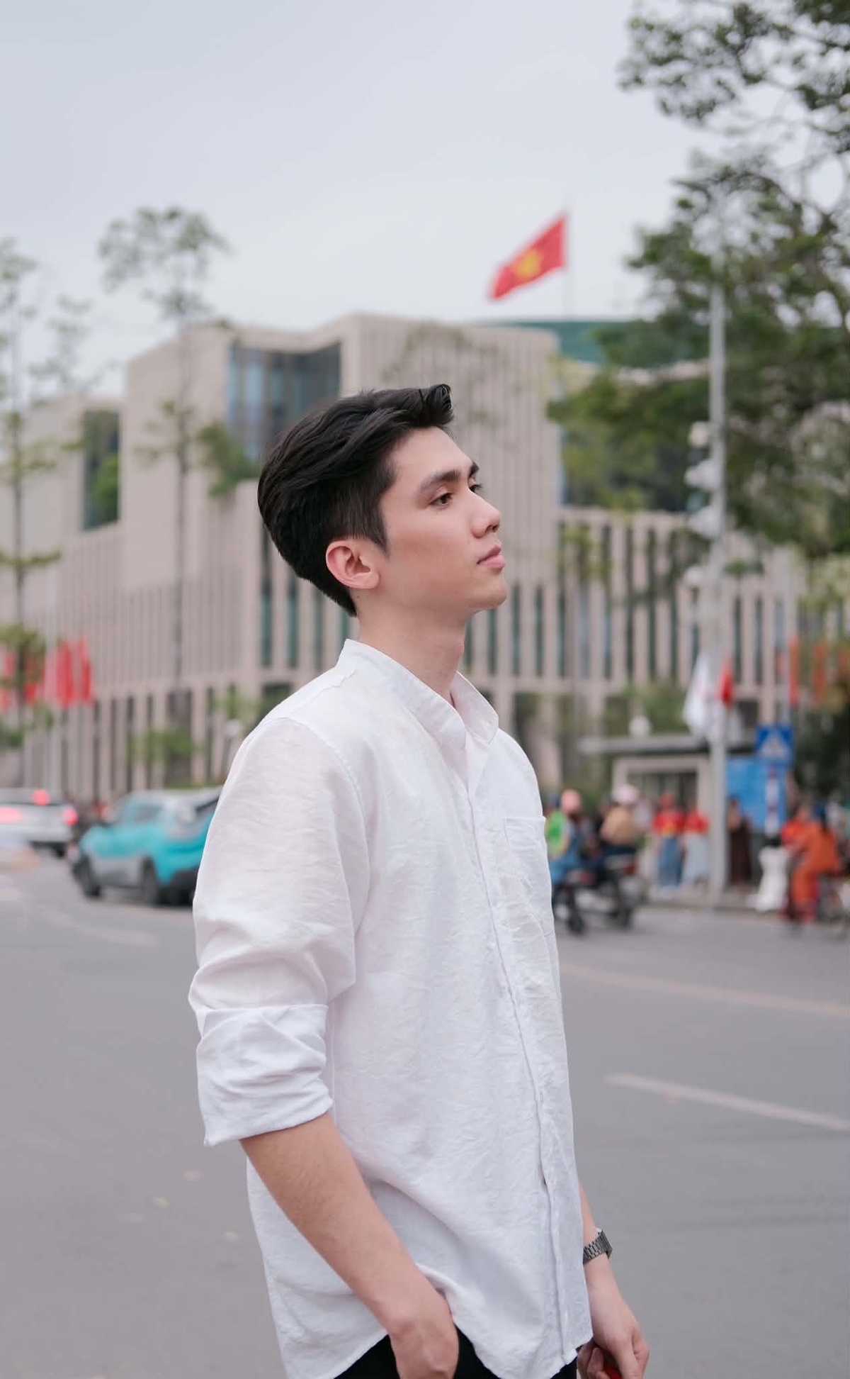 <p class="Normal" style="text-align:justify;"> Gia nhập FPT vào tháng 4/2023, Trịnh Minh Đạt lựa chọn Viễn thông quốc tế FPT với mong muốn được làm việc trong một môi trường công nghệ chuyên nghiệp, nơi người trẻ có nhiều cơ hội học hỏi và phát triển. Sau hơn ba năm gắn bó, FPT không chỉ là nơi làm việc mà còn là môi trường giúp anh trưởng thành từng ngày.</p>