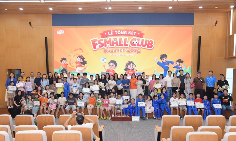 FPT Small tưng bừng tổng kết hè