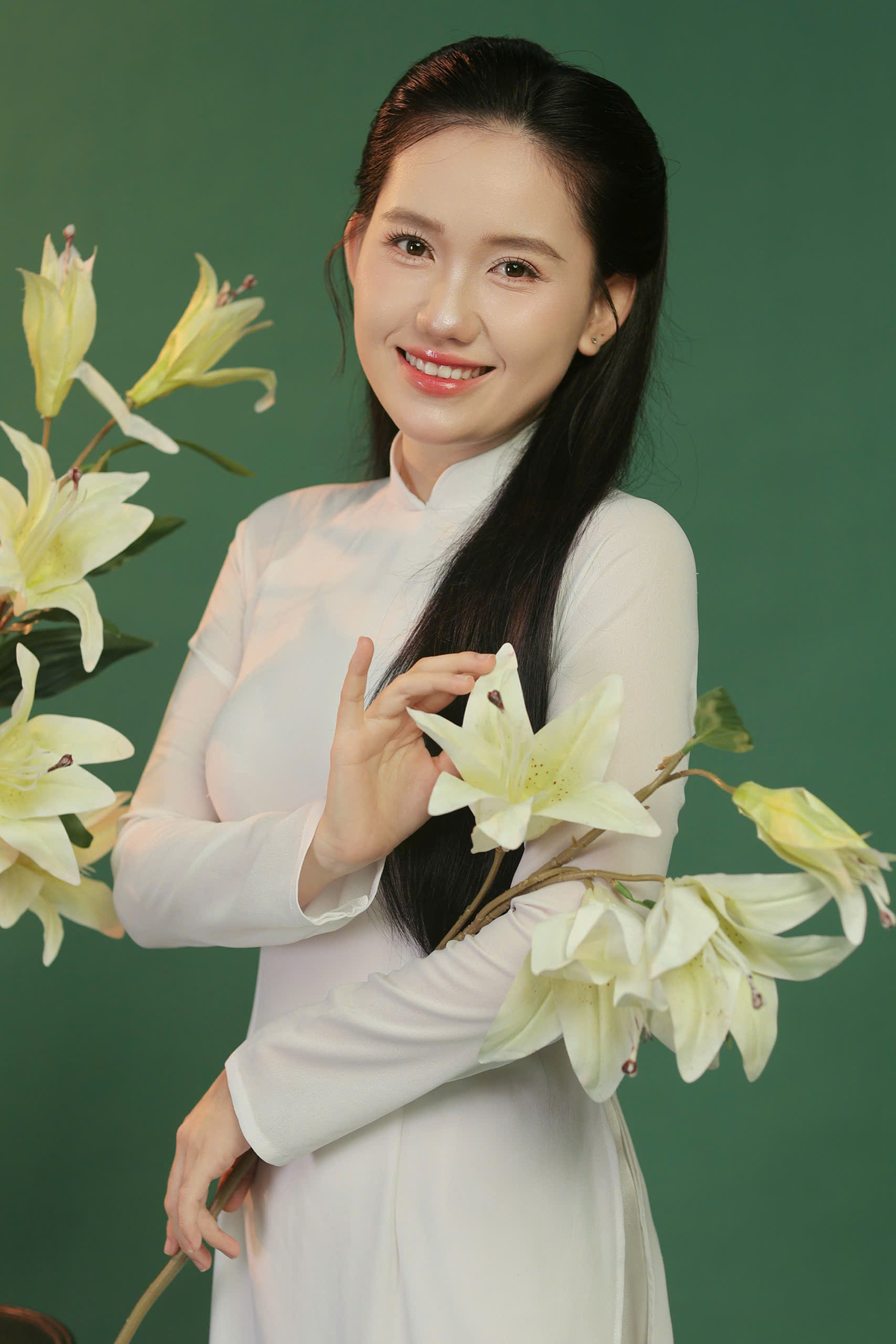 <p class="Normal" style="text-align:justify;"> Sau những giờ làm việc căng thẳng, đi bộ là cách Tú Uyên thả lỏng tâm trí và tái tạo năng lượng. Nhịp bước thong dong giúp cô giữ trọn sức khỏe dẻo dai và tinh thần tích cực để sẵn sàng đón nhận một ngày mới tràn đầy nhiệt huyết.</p>