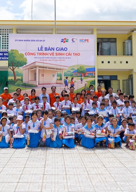 FPT nối dài hành trình tiếp sức học sinh vùng cao Quảng Ngãi