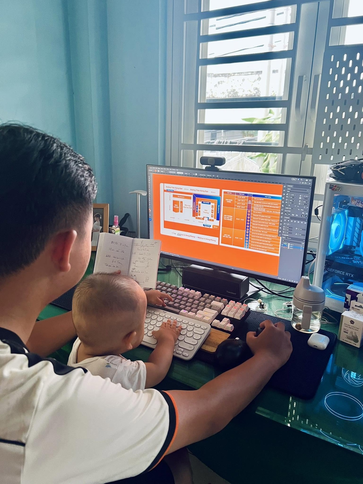 <p class="Normal" style="text-align:justify;"> Rời sân bóng, Trần Khánh Toàn hiện phụ trách mảng thiết kế và hình ảnh tại Phòng Marketing & Tuyển sinh, Trường Đại học FPT campus TP HCM. Danh sách sản phẩm đa dạng của anh bao gồm hệ thống ấn phẩm nhận diện tuyển sinh, thiết kế hình ảnh các sự kiện lớn đến bộ nhận diện và tư liệu truyền thông thị giác trên nhiều kênh.</p>
