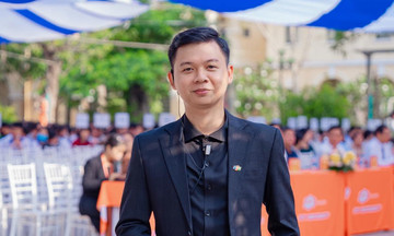 Vượt vòng phỏng vấn nhờ đá bóng, anh Khánh Toàn trở thành nhà thiết kế sáng tạo