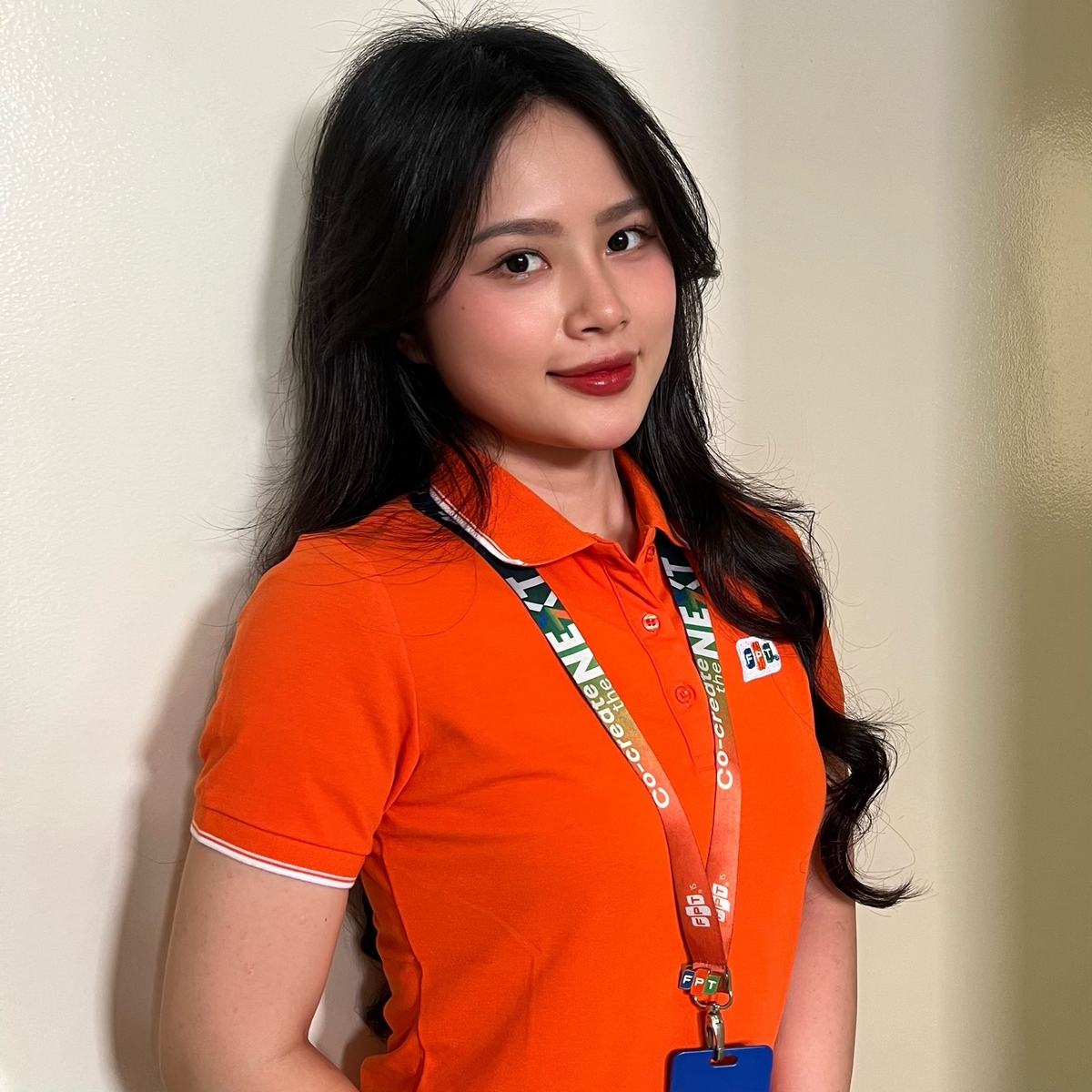 <p class="Normal" style="text-align:justify;"> Công việc của một trợ lý tại Khối Chính phủ không phải lúc nào cũng thong thả. Thảo chia sẻ, vào những ngày cuối tháng, cuối năm, công việc cứ lần lượt “ting ting” xuất hiện, từ báo cáo, hồ sơ rồi deadline nối tiếp deadline. Nhịp làm việc nhanh đôi lúc khiến Thảo bị “ngợp”, nhất là trong thời gian đầu của chuỗi ngày bận rộn.</p>