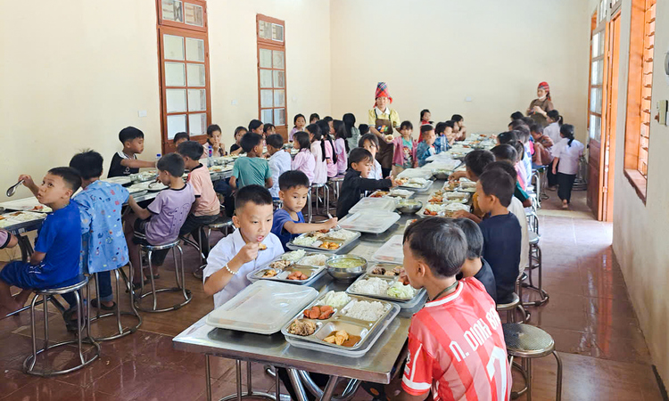 Người FPT xây bếp ăn mới cho học sinh Sơn La