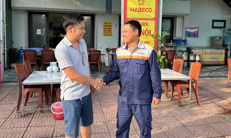 Kỹ thuật viên Viễn thông FPT nhanh trí, kịp thời khống chế đối tượng trộm xe