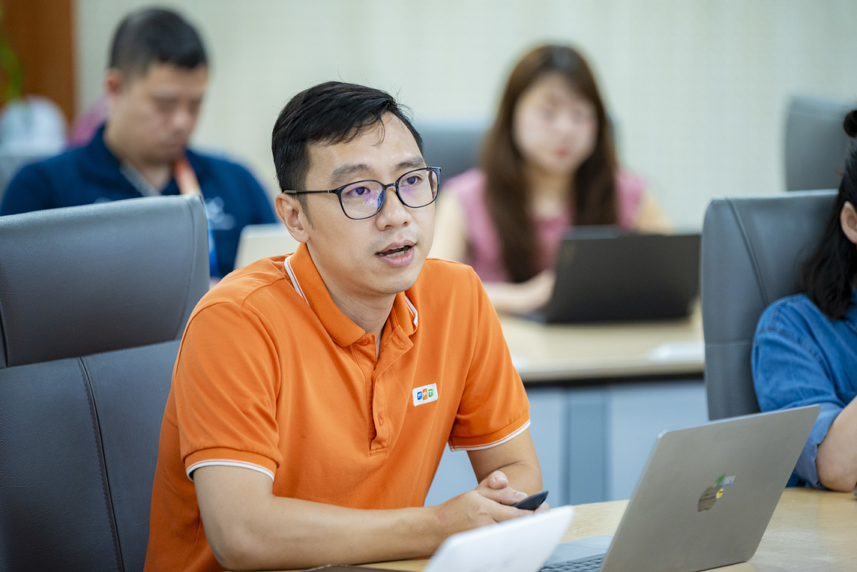 <p class="Normal" dir="ltr" style="text-align:justify;"> Nhà FPT IS mang đến sàn đấu chung khảo một nền tảng giúp thu thập, quản trị và kết nối dữ liệu từ nhiều nguồn trong một cơ quan/doanh nghiệp, phục vụ điều hành và phân tích dữ liệu cho doanh nghiệp, ngân hàng và cơ quan nhà nước.</p>