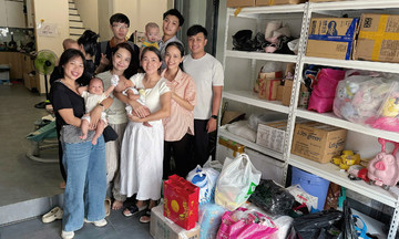 Chi bộ nhà F mang Trung thu ấm đến mái ấm TP HCM