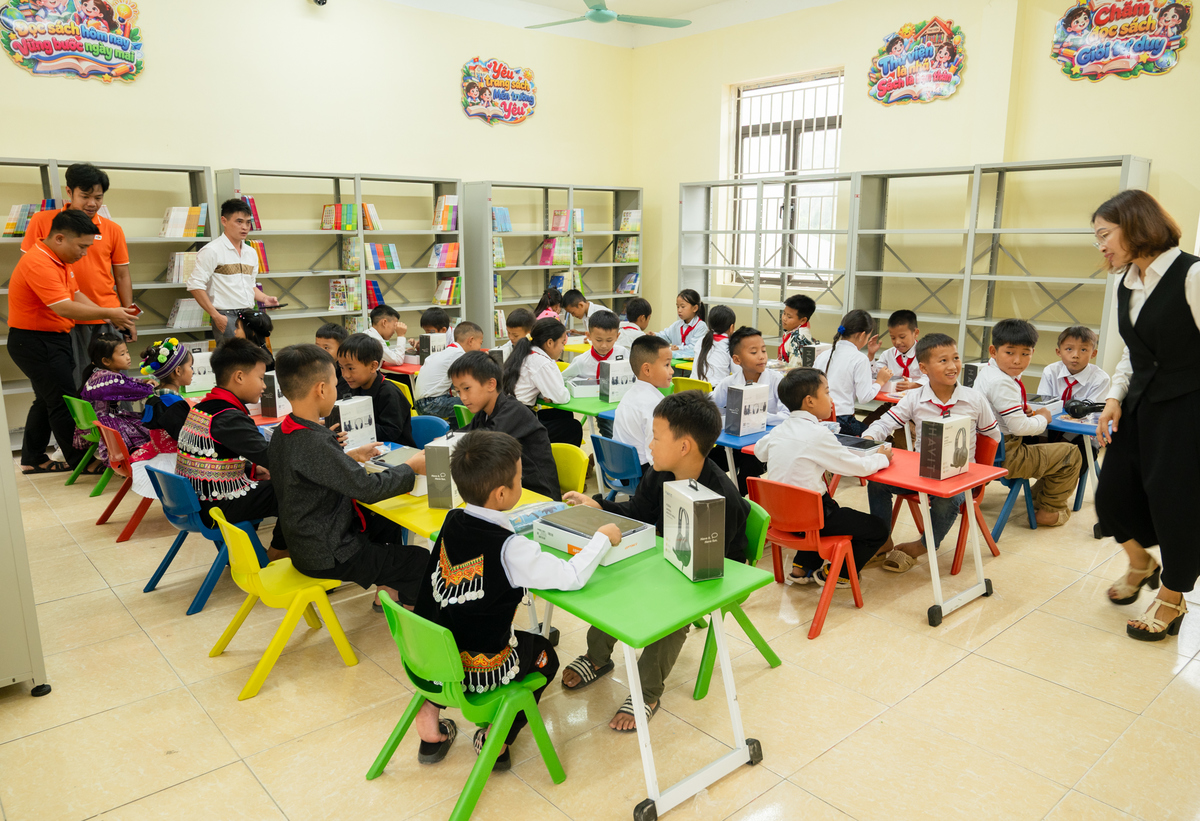 <p class="Normal"> Sau những ngày chuẩn bị, thư viện dần hoàn thiện với các kệ sách, bàn ghế được bố trí ngay ngắn và những góc đọc nhiều màu sắc. Không gian mới được kỳ vọng sẽ trở thành nơi học sinh tìm đến không chỉ trong giờ học mà cả những khoảng thời gian tự do tại trường.</p>