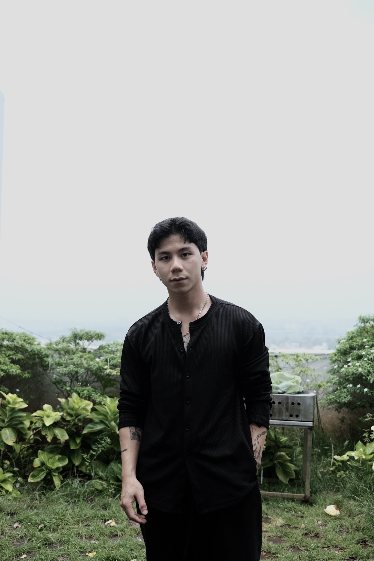 <p class="Normal" style="text-align:justify;"> Tháng 10/2022, khi còn tìm kiếm cơ hội thực tập, Trần Hữu Sinh biết đến FPT Software qua danh tiếng và môi trường làm việc mà anh đánh giá là “xịn xò”. Sinh khi ấy chỉ nghĩ đơn giản: cứ thử apply, còn được nhận hay không là chuyện của may mắn. Không ngờ, lần “apply cầu may” ấy lại mở ra hành trình đã kéo dài gần bốn năm. Từ một thực tập sinh, Sinh từng bước trưởng thành trong môi trường công nghệ, trải qua nhiều vai trò và hôm nay đã có một vị trí rõ ràng cho mục tiêu nghề nghiệp của mình.</p>