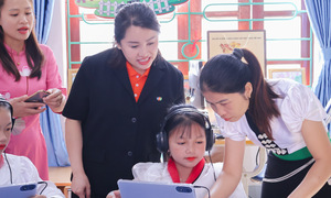 Theo chân người F mang thư viện lên vùng cao Điện Biên