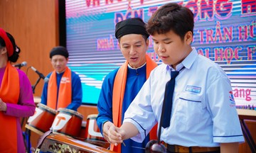 Trường Đại học FPT mang đàn bầu, đàn tranh đến hơn 200 trường phổ thông